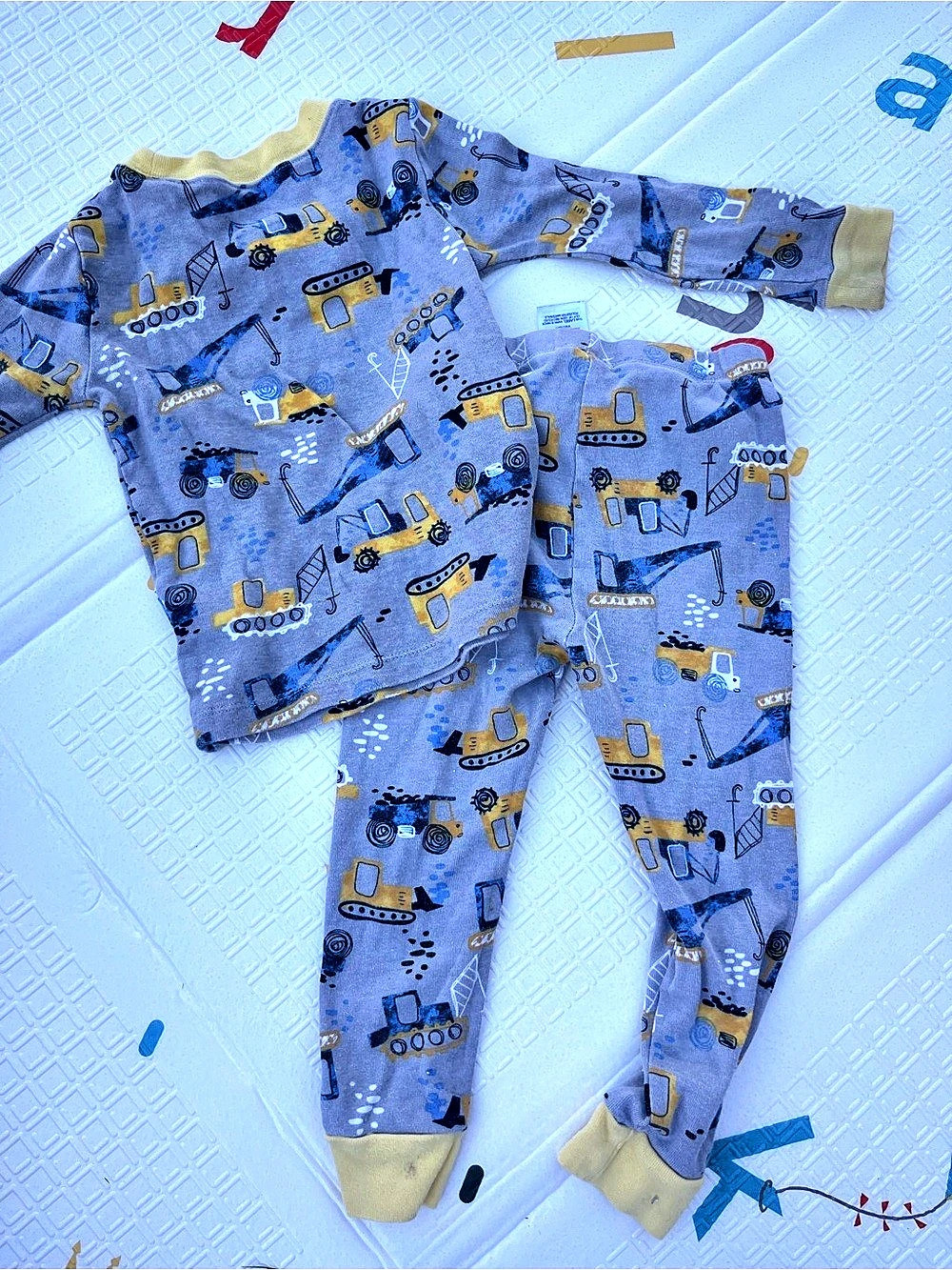 Wonder Nation Toddler Construction Pajama Set in Grey and Yellow Size 3T
